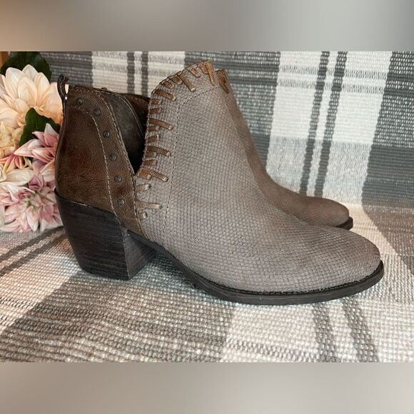 OTBT Santa Fe Textured half boot Size 8.5 - Picture 5 of 6